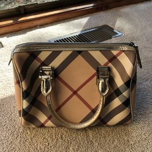 Burberry Boston bag